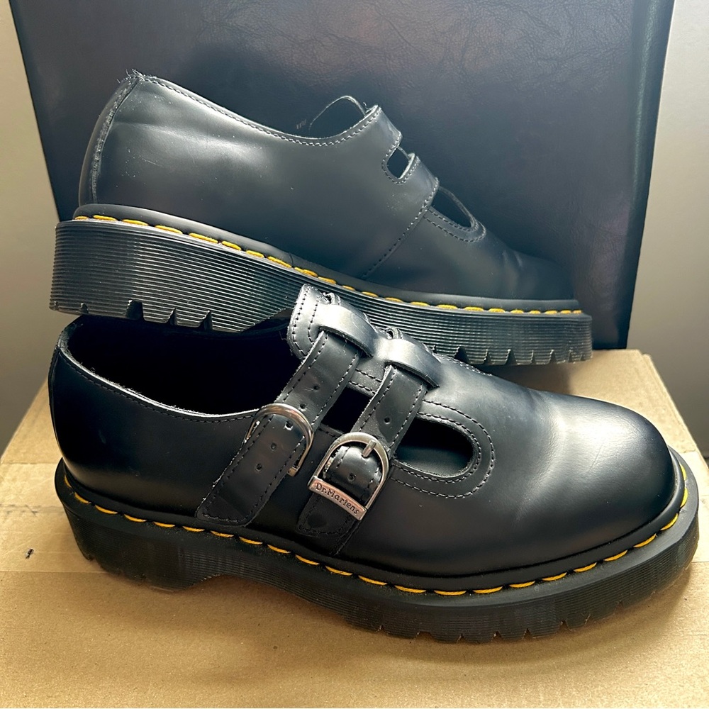 EUC Dr. Martens mary jane loafers black leather size US 8 UK 6 EU 39